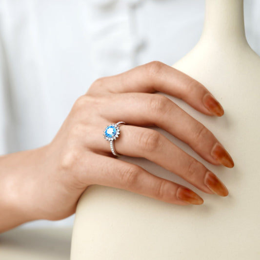 Gnoce Shimmering Four Prong Round Cut Promise Ring_4