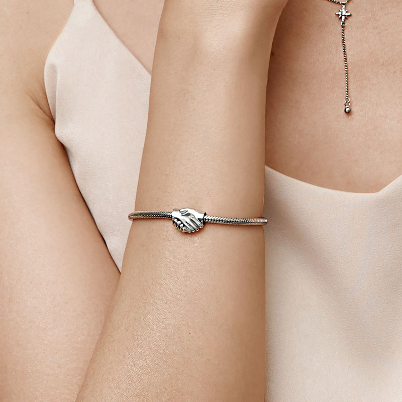 Gnoce Sparkling Handshake Charm_4
