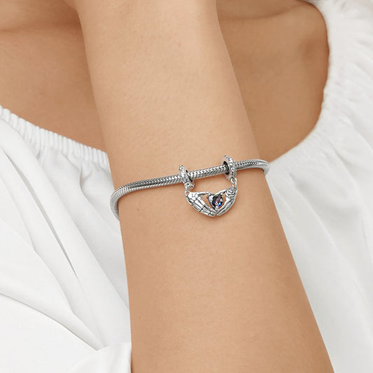 Gnoce Skull Hands Pendant Dangle Charm_4