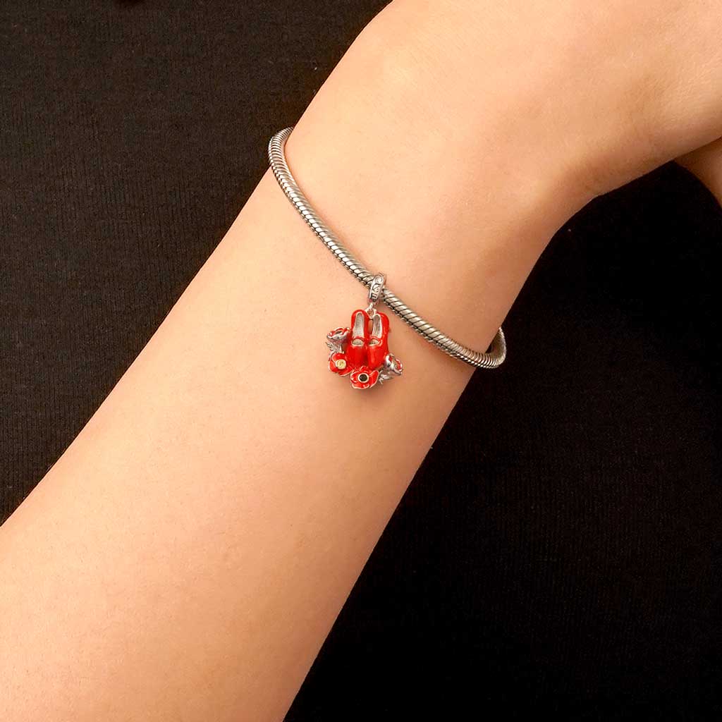 Gnoce The Wonderful Wizard of Oz Ruby Slippers Pendant Dangle Charm_6