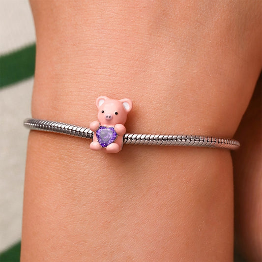 Gnoce Little Pig Embraces Love Charm_7