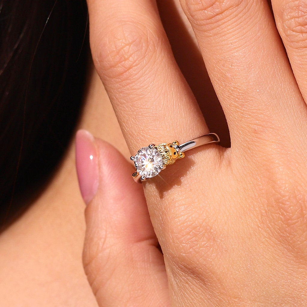 Gnoce Lion Embraces Moissanite Round Cut Ring_9