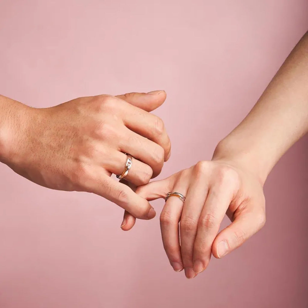 Gnoce Custom Engraved Buckle Women's Ring_3