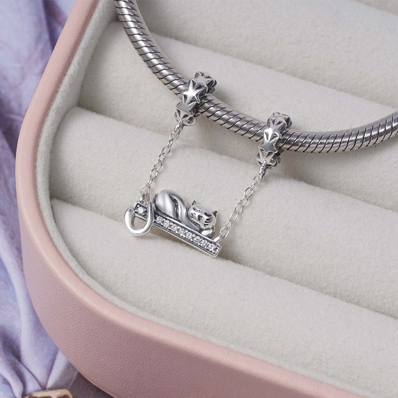 Gnoce Lovely Cat on a Star Swing Charm Inlaid with Crystal Gemstones_2