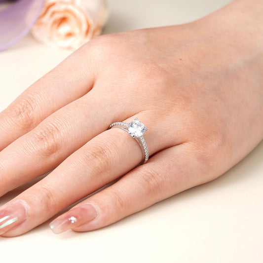 Sparkling Round Solitaire Ring 925 Sterling Silver Inlaid with Clear Gemstones_6