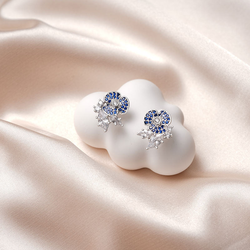 Gnoce Sparkling Three-petal Flower Stud Earrings_2