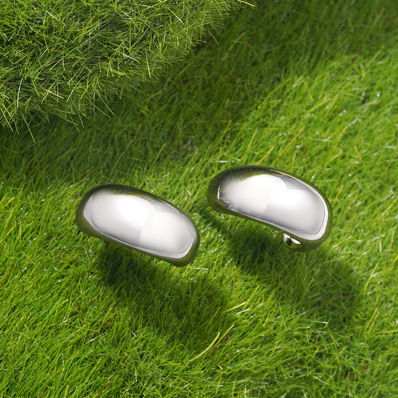 Gnoce Dome Crescent Stud Earrings_5