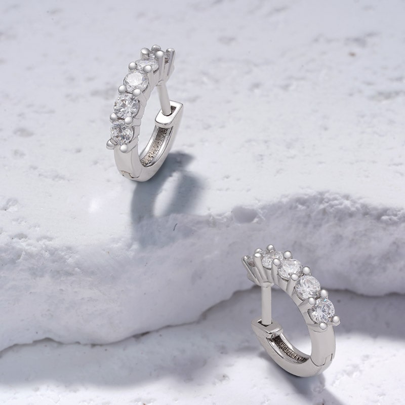 Gnoce Diamond Huggie Stud Earrings_4