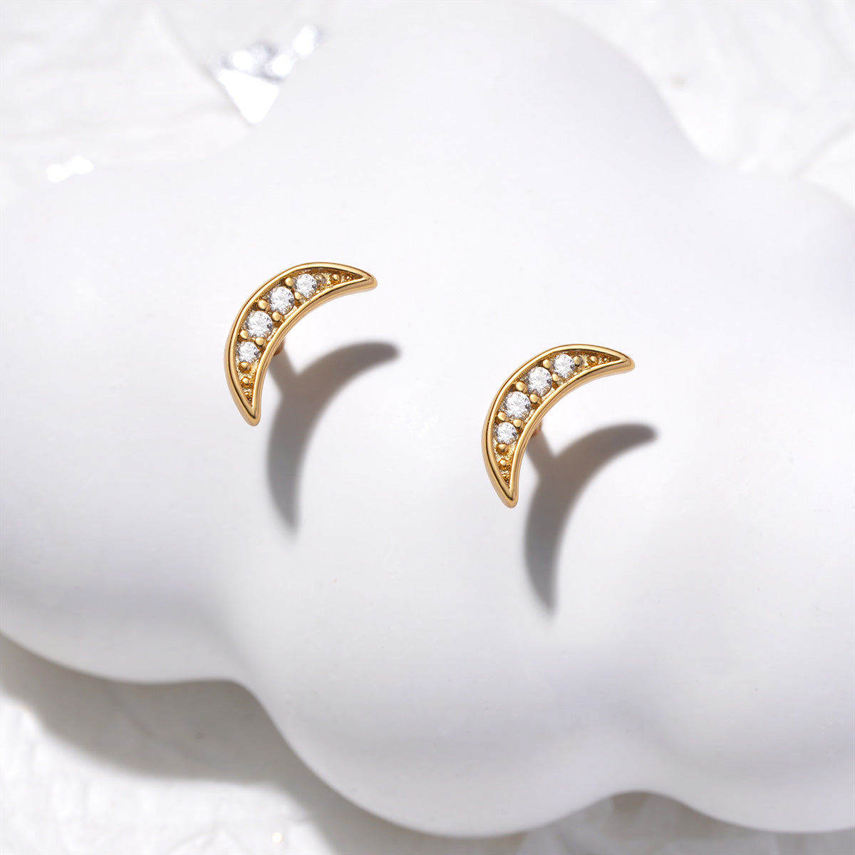 Gnoce Half Crescent Moon Shaped Diamond Stud Earrings_5