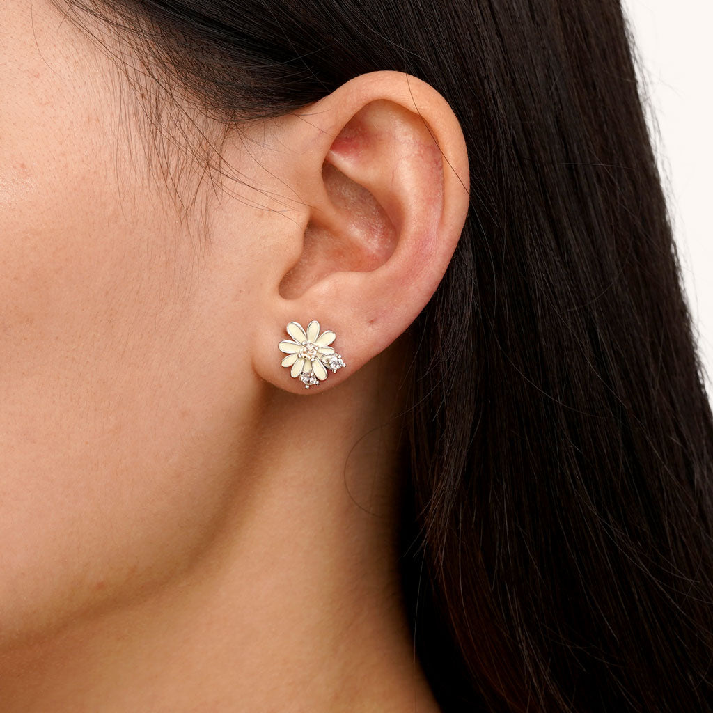 Gnoce Birthday Flower Series Daisy Stud Earrings_4