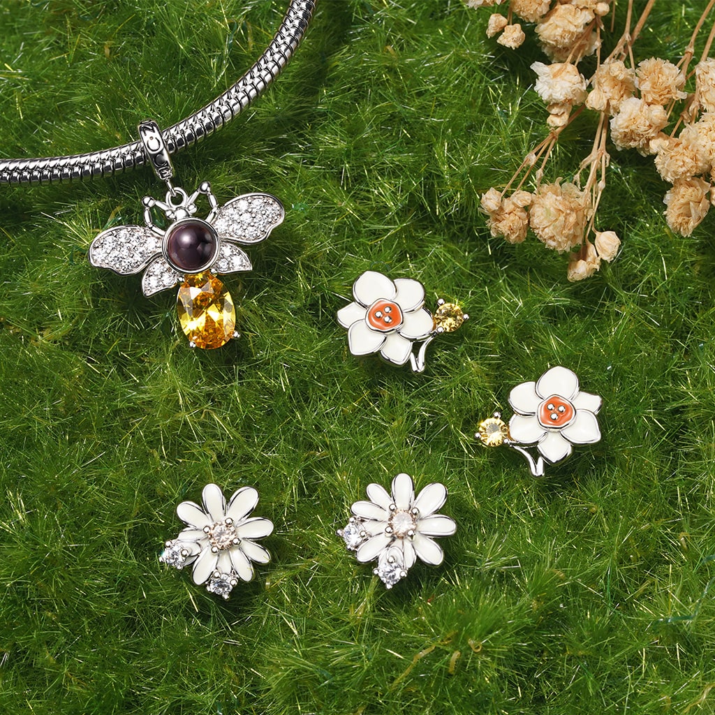 Gnoce Birthday Flower Series Daisy Stud Earrings_3