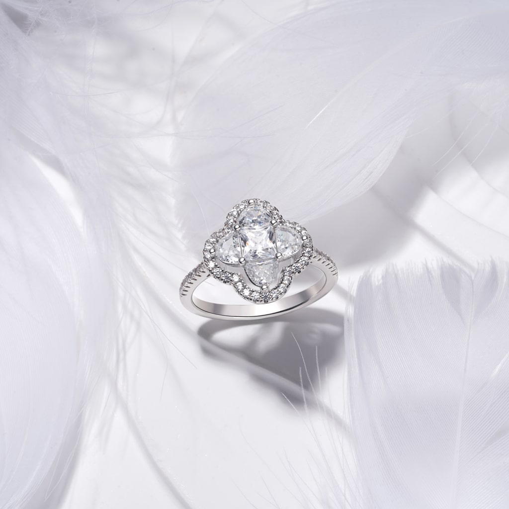 Gnoce Flower Shaped Diamond Cluster Ring_3