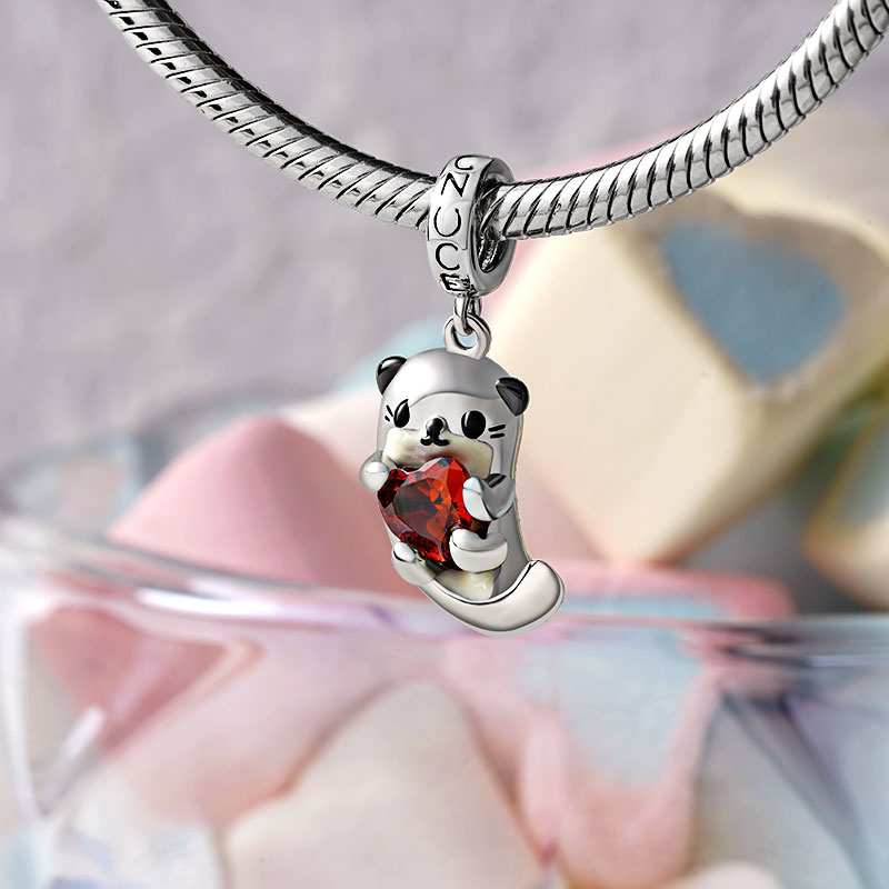 Gnoce Lovely Otter Embraces Heart Gem Charm_3