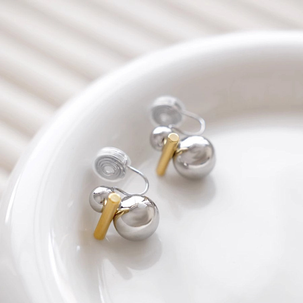 Gnoce Balance Beam Silver Ball Ear Clips_2
