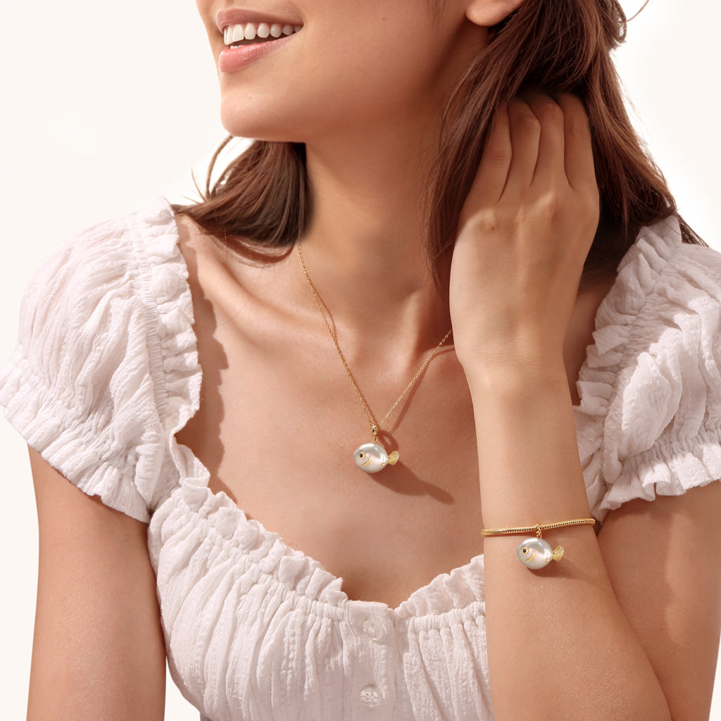 Gnoce Cute White Pearl Fish Pendant Dangle Charm_3