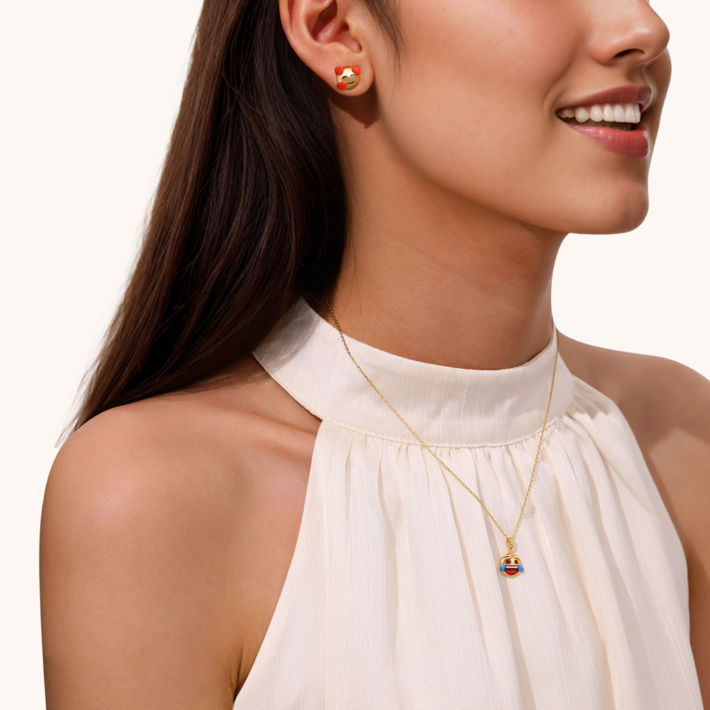 Gnoce emoji Smiling Face with Hearts Stud Earrings_4