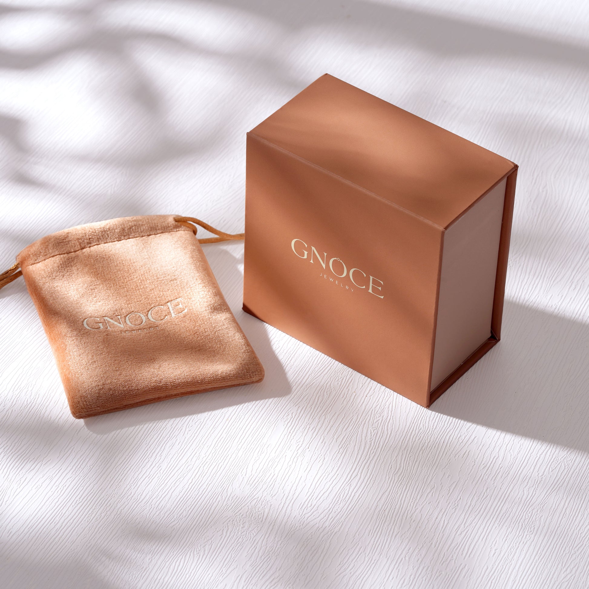 Gnoce Pink Liquid Glitter Heart Necklace_4