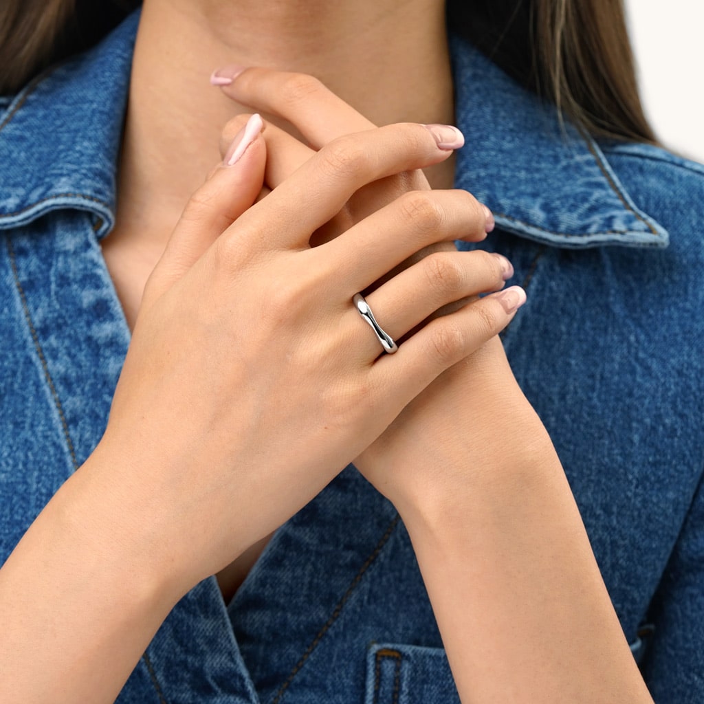 Gnoce Sterling Silver Curved Notched Band Ring_4