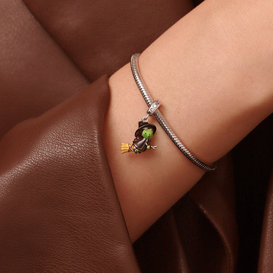 Gnoce Wicked Elphaba on Broom Flying Pendant Dangle Charm_6