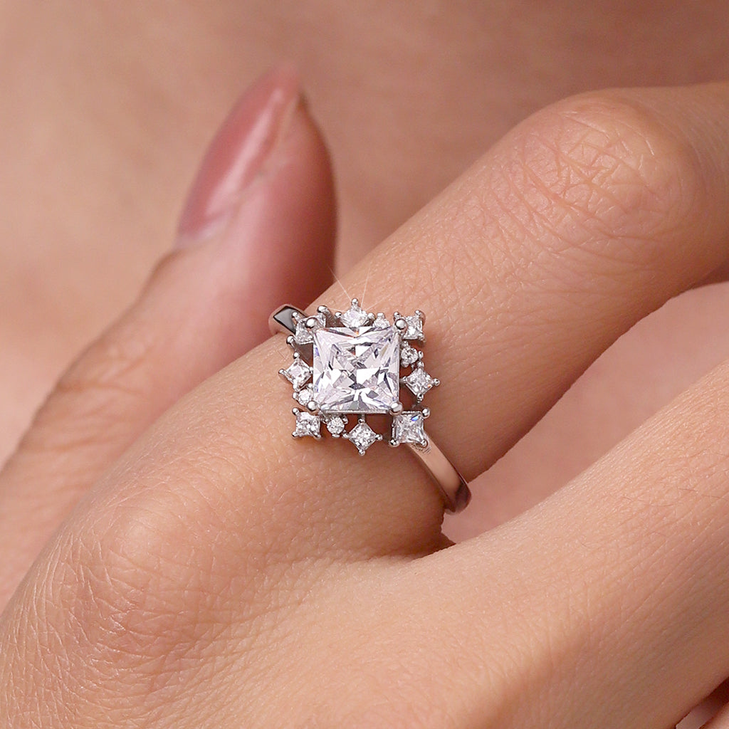 Gnoce Classic Pagoda-Cut White Zirconia Ring_5