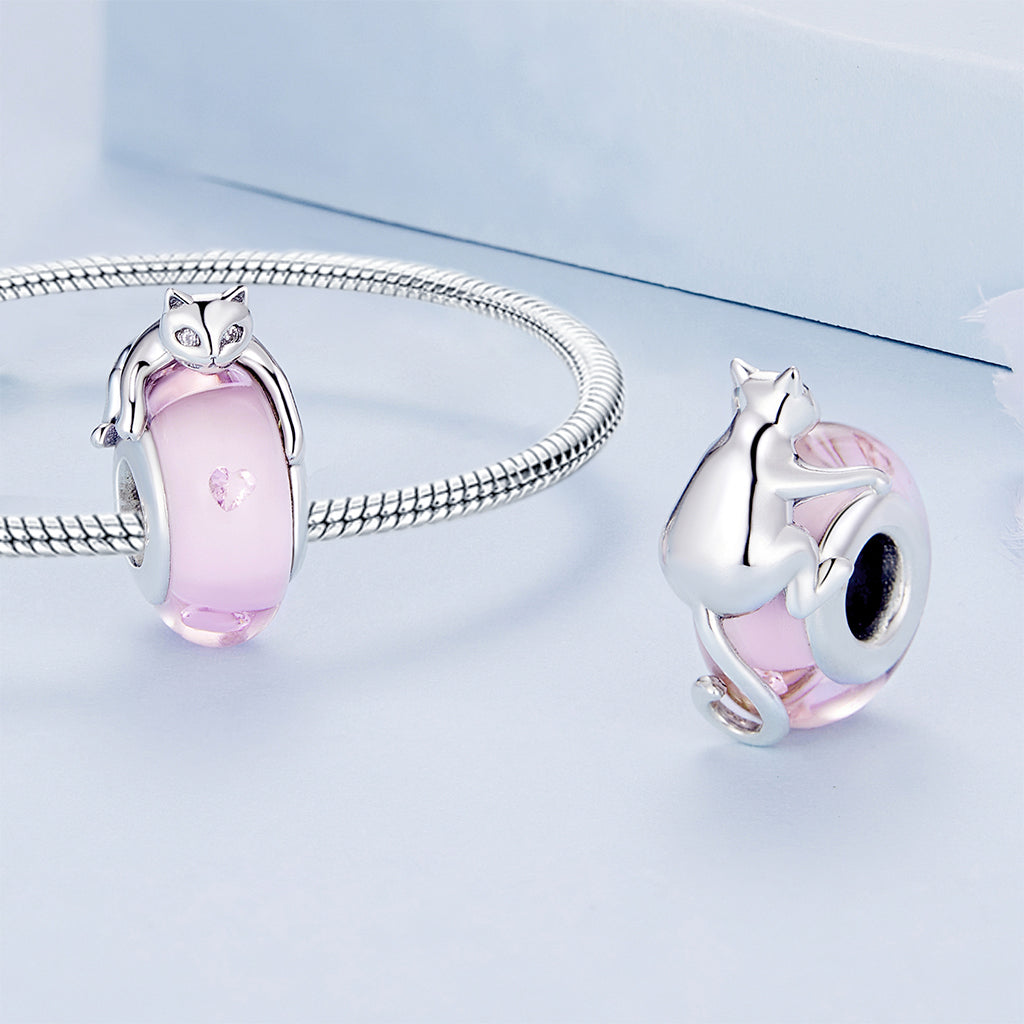 Gnoce Cute Cat Lying on Pink Glass Charm_3