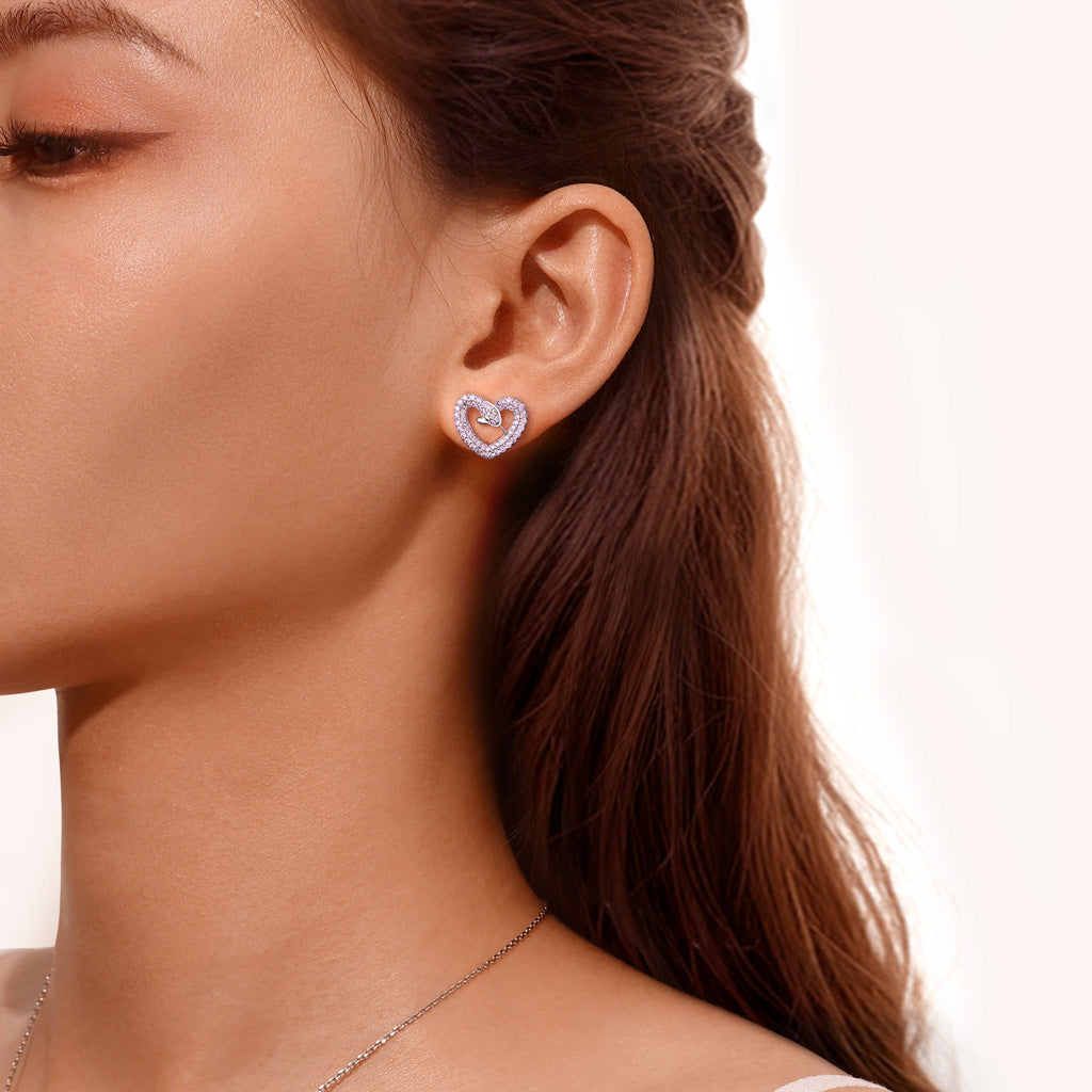 Gnoce Snake Heart Shape Stud Earrings_5