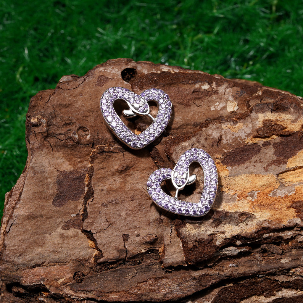 Gnoce Snake Heart Shape Stud Earrings_4