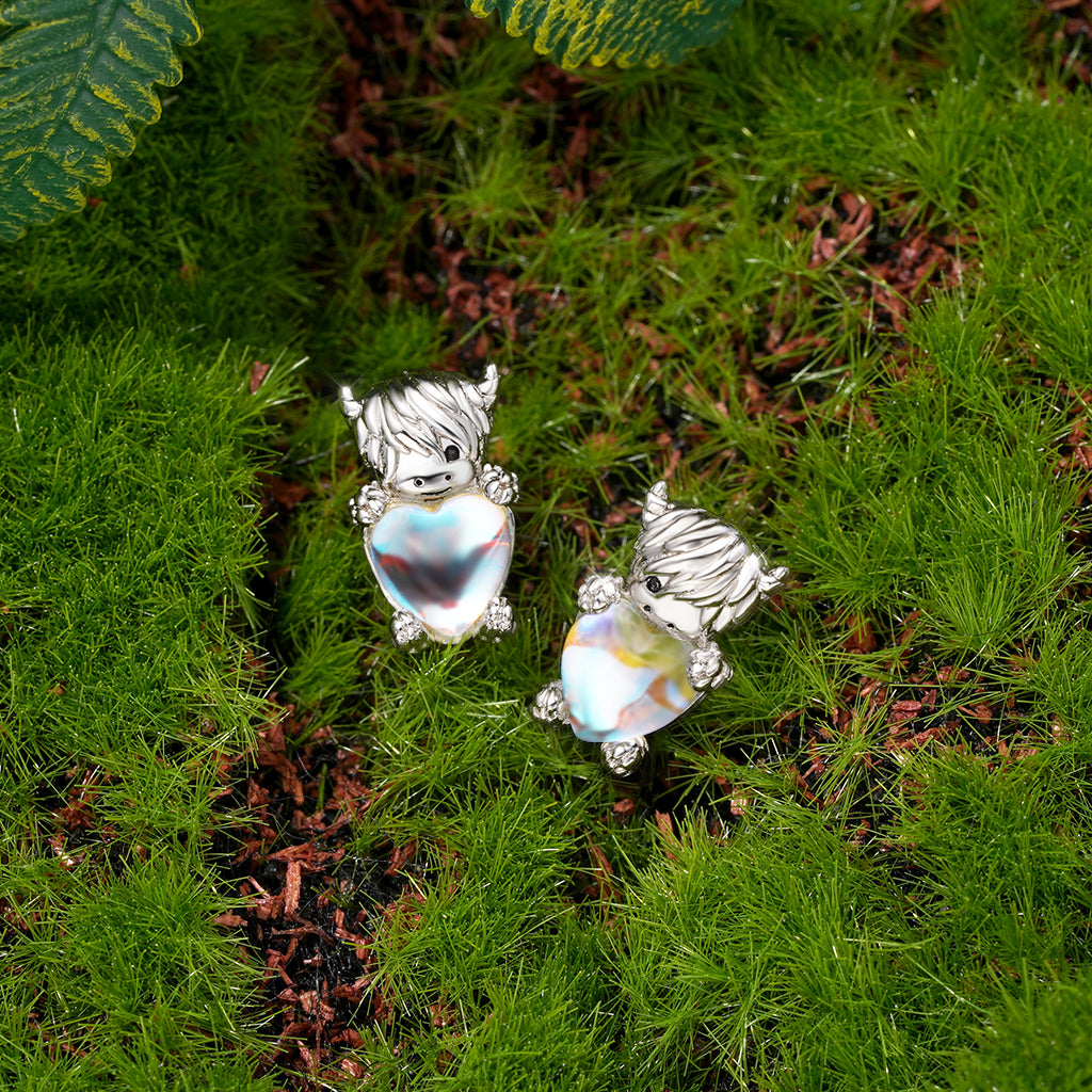 Gnoce Highland Cow Embraces Heart Moonstone Stud Earrings_4