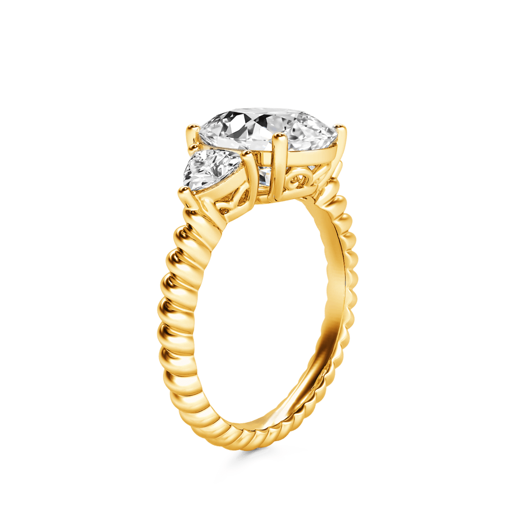 Gnoce Oval Three-stone Engagement Ring_4