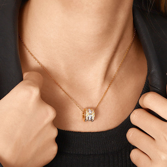 Gnoce X-unknow Paved Twisted Drum Pendant Necklace_5