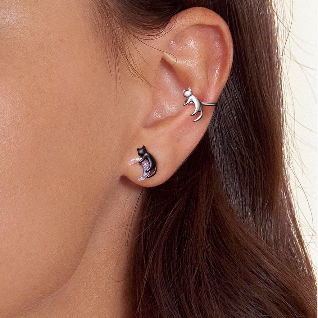 Gnoce Black Cat Embracing Moon & White Cat Asymmetrical Ear Clips_6