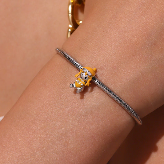 Gnoce MBTI ISTP Personality Type Embraces Love Charm_6