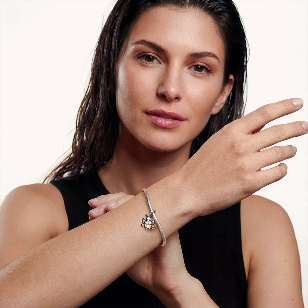 Gnoce Glow-in-the-Dark Viral Animal Moth Pendant Dangle Charm_3