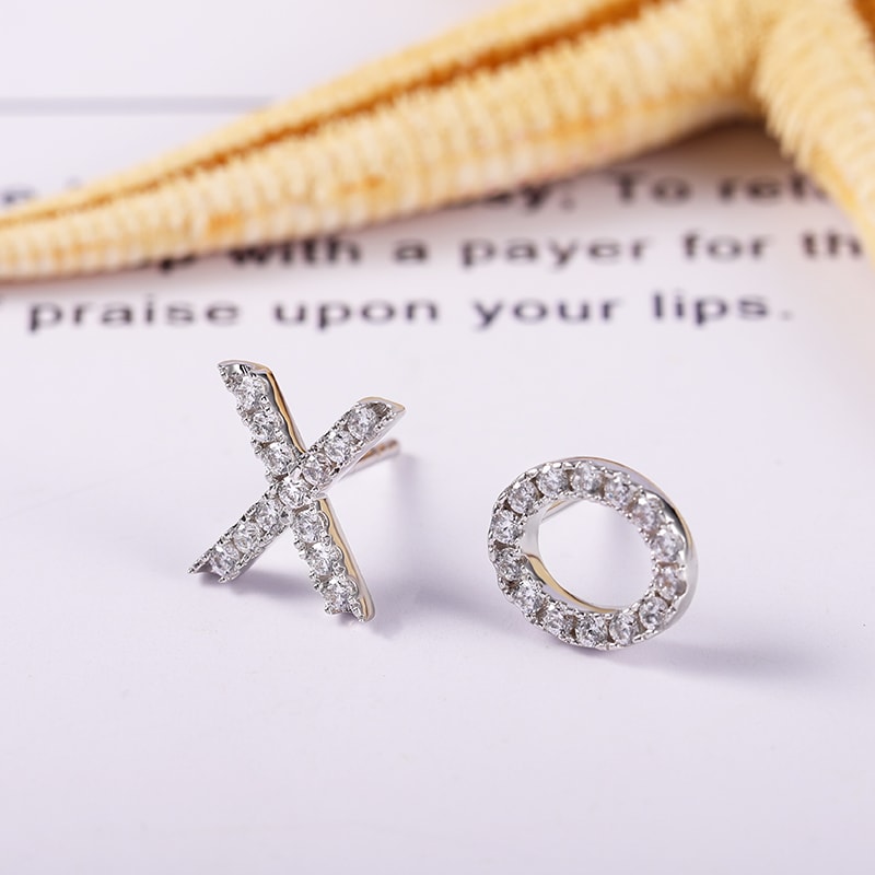 XO Stud Earrings with Sterling Silver_2